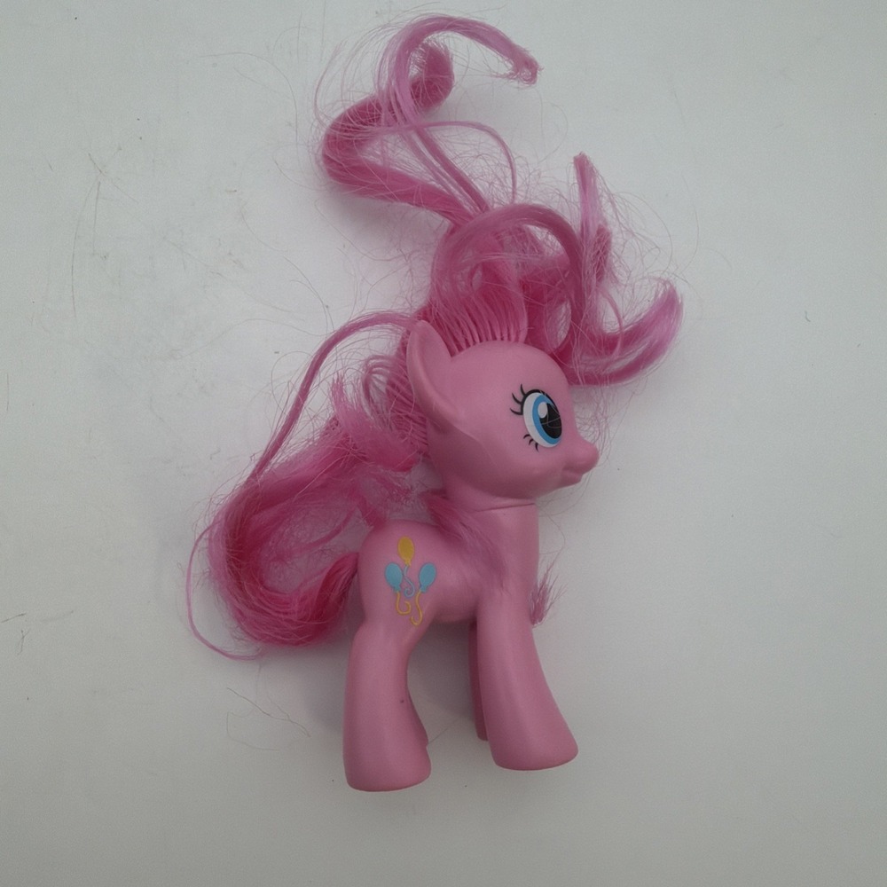 Hasbro My Little Pony Friendship is Magic Pinkie Pie 3 Inch Pony Figure 2016